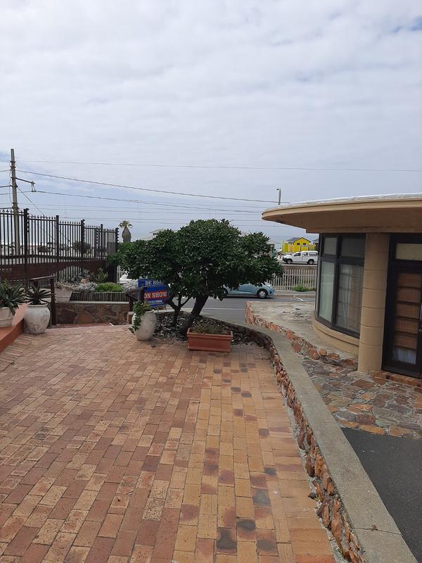 2 Bedroom Property for Sale in Fish Hoek Western Cape